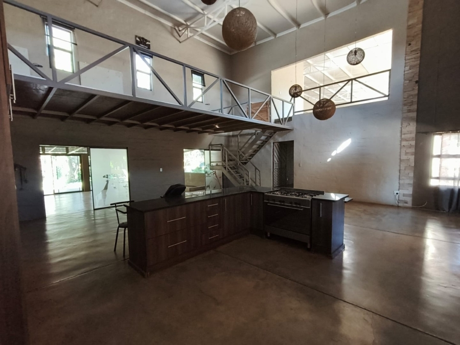 5 Bedroom Property for Sale in Mooinooi North West
